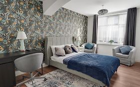 Place To Stay In Longbridge